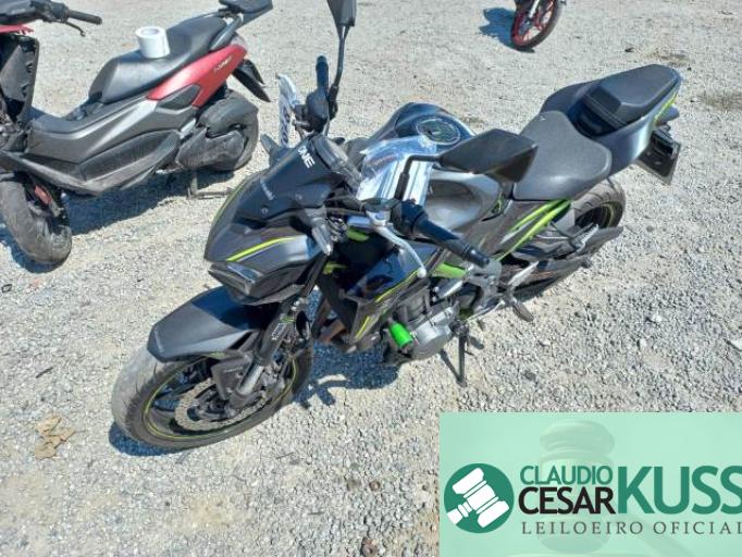 KAWASAKI Z900 18/18