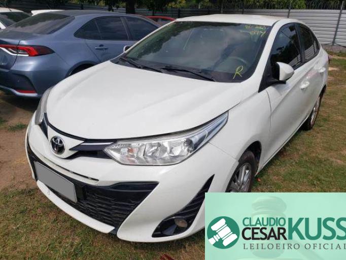 TOYOTA YARIS SEDAN 19/19