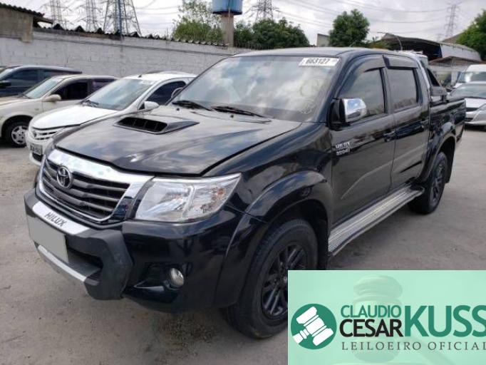 TOYOTA HILUX CD 15/15