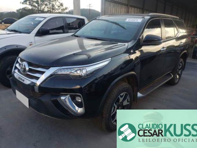 TOYOTA HILUX SW4 19/19
